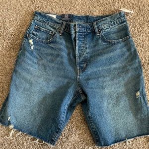 Gap shorts. High rise. Bermuda shorts